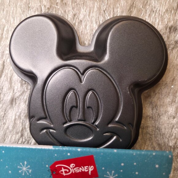 Frankford’s Disney Mickey Mouse Pancake Skillet - Picture 5 of 6